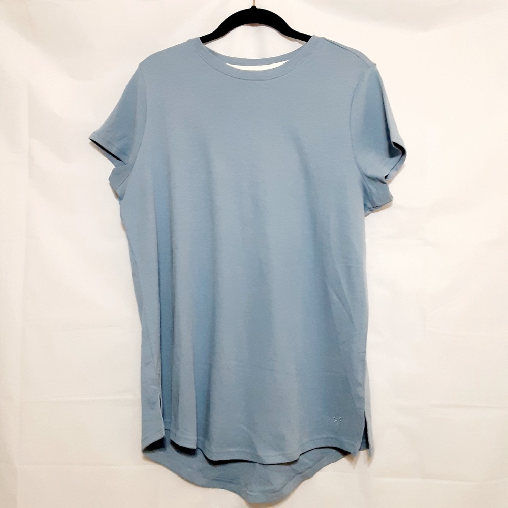 NWOT Isaac Mizrahi Live tshirt